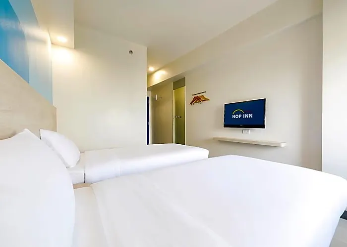 Hop North Edsa Quezon 3*